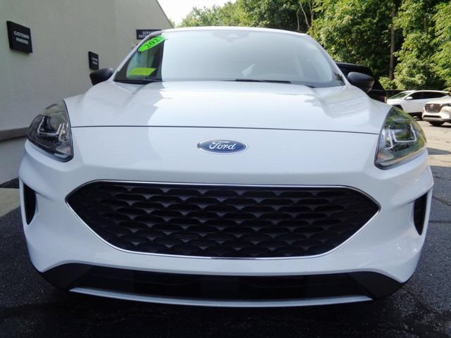 Used 2022 Ford Escape SE FWD image 2