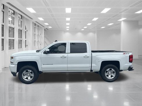 Used 2018 Chevrolet Silverado 1500 LT w/ All Star Edition AWD/4WD image 5