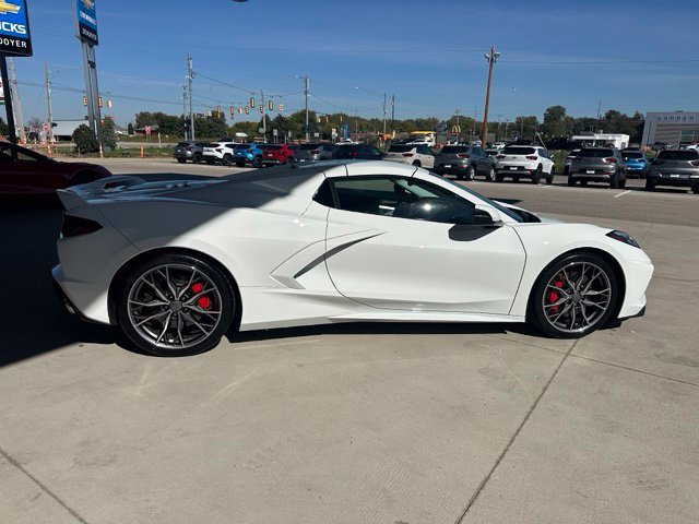 Used 2024 Chevrolet Corvette Stingray Premium Conv w/ Z51 Performance Package RWD image 4