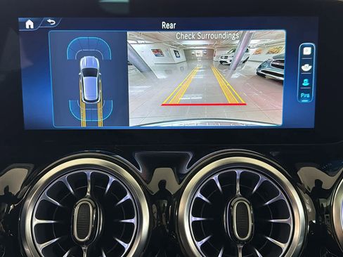 Used 2025 Mercedes-Benz GLA 250 4MATIC image 31