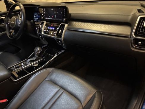 Certified 2023 Kia Sorento SX image 25