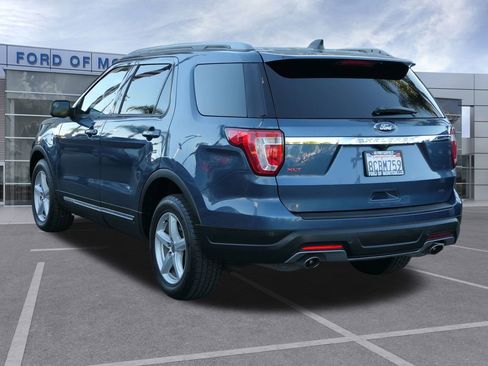 Used 2018 Ford Explorer XLT image 7