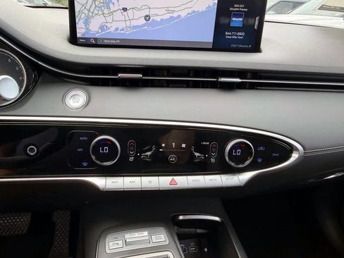 Certified 2025 Genesis GV70 2.5T AWD/4WD image 24