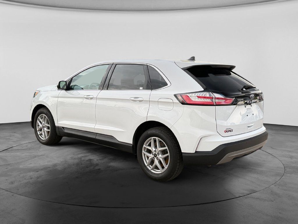 Used 2024 Ford Edge SEL AWD/4WD image 7