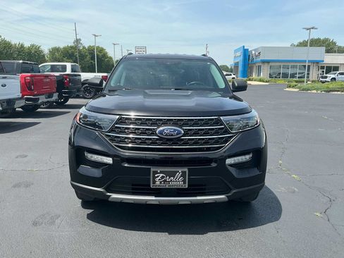 Used 2022 Ford Explorer XLT w/ Equipment Group 202A AWD/4WD image 2