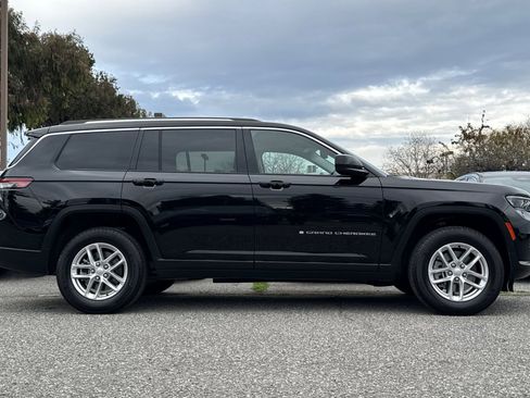 Used 2023 Jeep Grand Cherokee L Laredo image 3