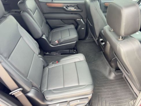 Used 2025 GMC Yukon Denali w/ Sun & Power Step Package image 30