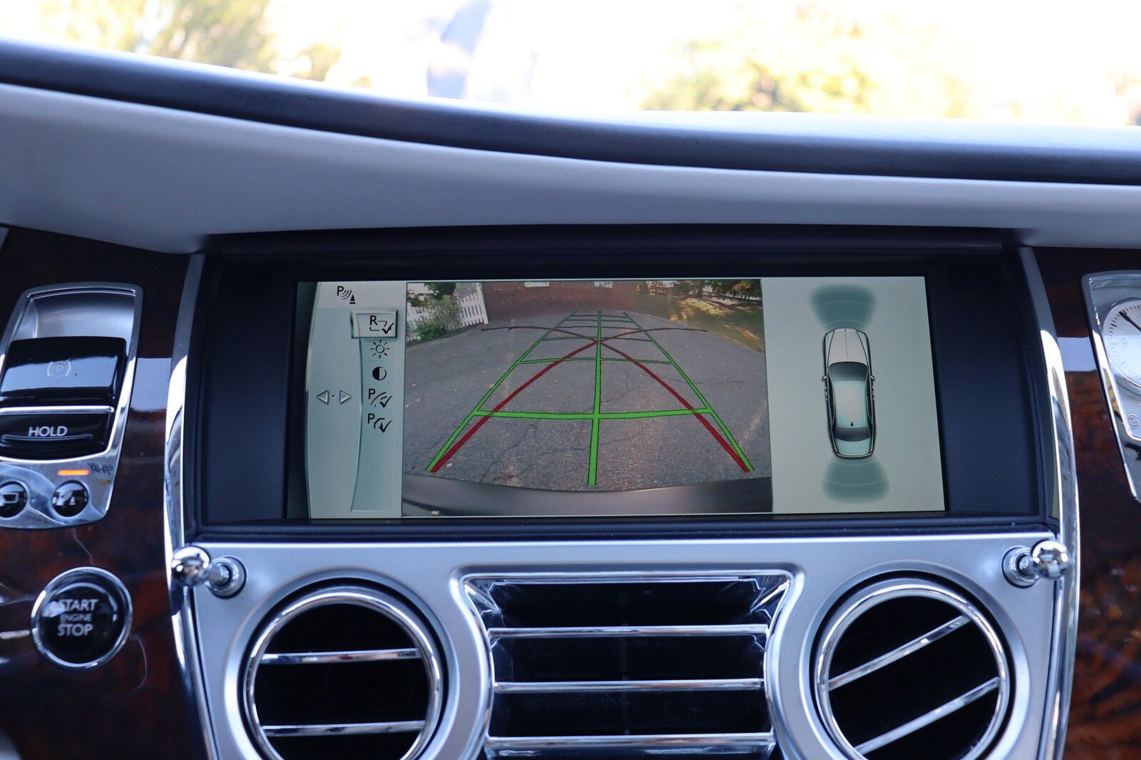 Used 2014 Rolls-Royce Ghost RWD image 40