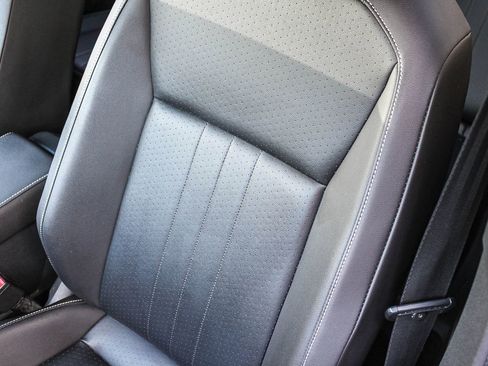 Used 2022 Volkswagen Tiguan SE R-Line image 24