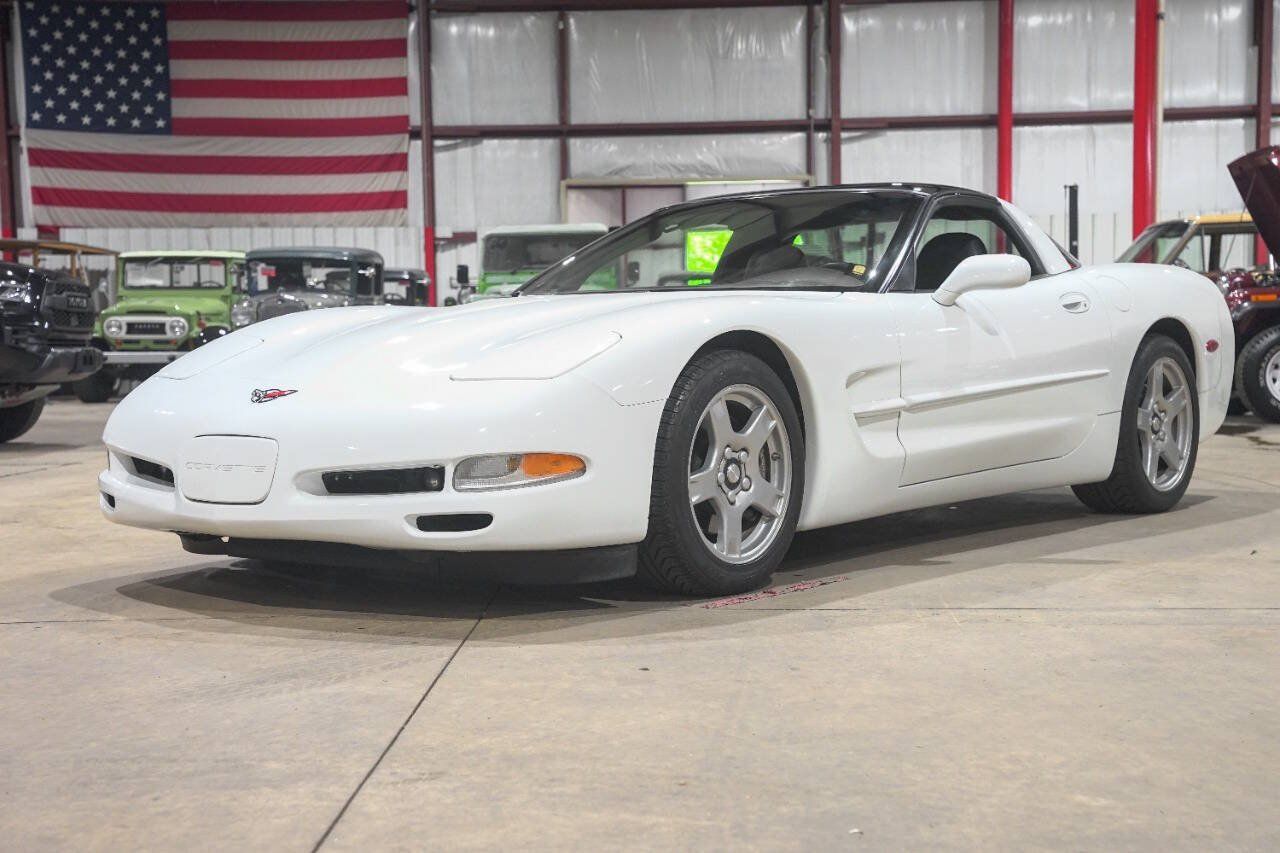 Used 1998 Chevrolet Corvette Coupe RWD image 1