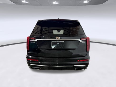 Used 2024 Cadillac XT6 Premium Luxury FWD image 9