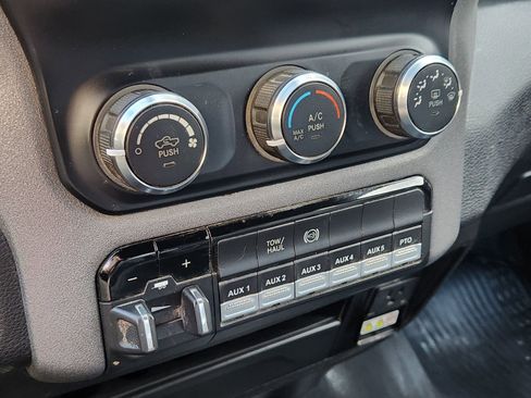 Used 2022 RAM 5500 Tradesman w/ Chrome Appearance Group image 21