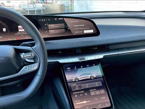 Used 2024 Lucid Air Touring image 5