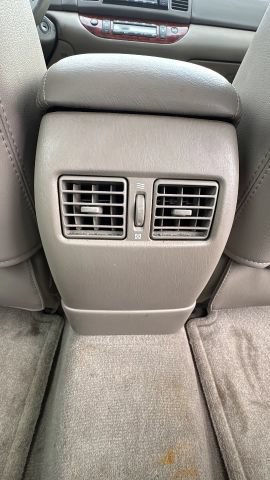 Used 2005 Toyota Camry XLE w/ VSC & Side Airbag Pkg FWD image 19