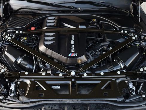 Used 2021 BMW M4 Competition w/ M Carbon Exterior Package image 11