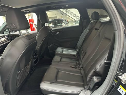 Used 2022 Audi Q7 3.0T Premium Plus w/ Premium Plus Package AWD/4WD image 16