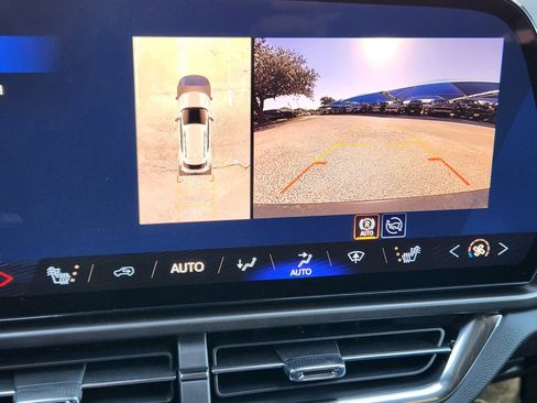 New 2026 Chevrolet Equinox EV LT w/ Comfort Package AWD/4WD image 14