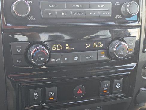 Used 2024 Nissan Titan PRO-4X w/ Pro-4x Convenience Package image 22