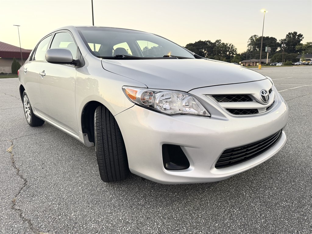Used 2012 Toyota Corolla LE FWD image 31