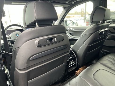 Used 2025 BMW X5 M60i image 30