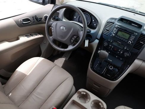 Used 2011 Kia Sedona EX w/ Luxury Pkg FWD image 24
