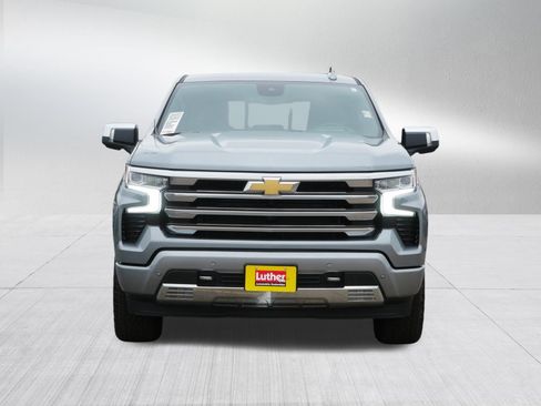 Used 2023 Chevrolet Silverado 1500 High Country w/ Technology Package AWD/4WD image 2