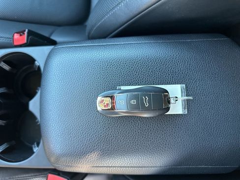 Used 2023 Porsche Macan image 41