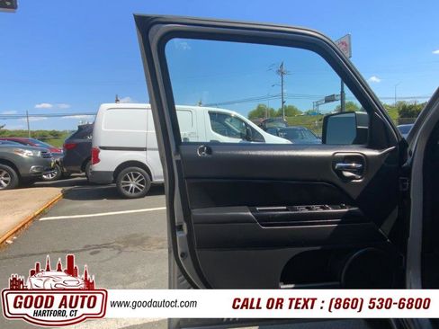 Used 2017 Jeep Patriot Sport w/ Power Value Group FWD image 10