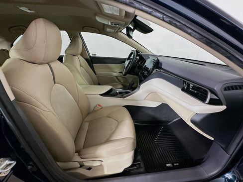 Used 2021 Toyota Camry LE w/ Convenience Package FWD image 29