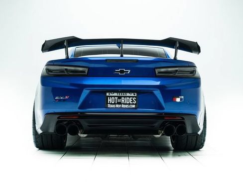 Used 2018 Chevrolet Camaro ZL1 RWD image 16