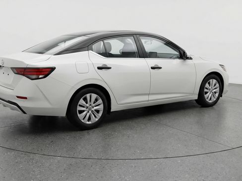 Used 2025 Nissan Sentra S FWD image 9