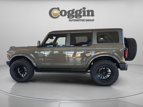 New 2025 Ford Bronco Outer Banks image 2