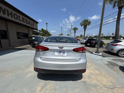 Used 2018 Kia Forte LX FWD image 6