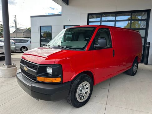 Used 2014 Chevrolet Express 1500 AWD image 3