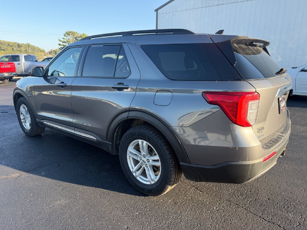 Used 2022 Ford Explorer XLT w/ Equipment Group 202A AWD/4WD image 7