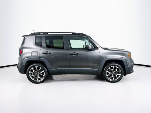 Used 2017 Jeep Renegade Latitude w/ Cold Weather Group AWD/4WD image 10