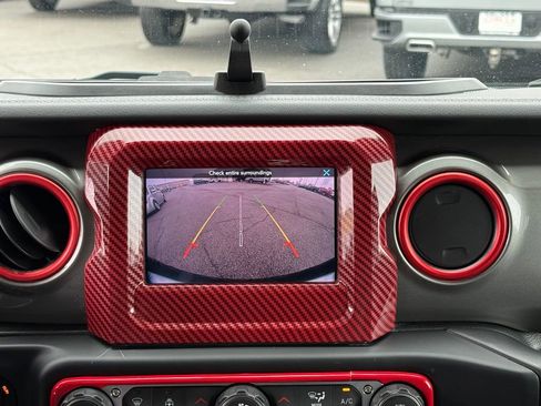 Used 2019 Jeep Wrangler Unlimited Sahara w/ Cold Weather Group image 39