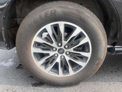 Used 2025 Ford Expedition Platinum AWD/4WD image 61