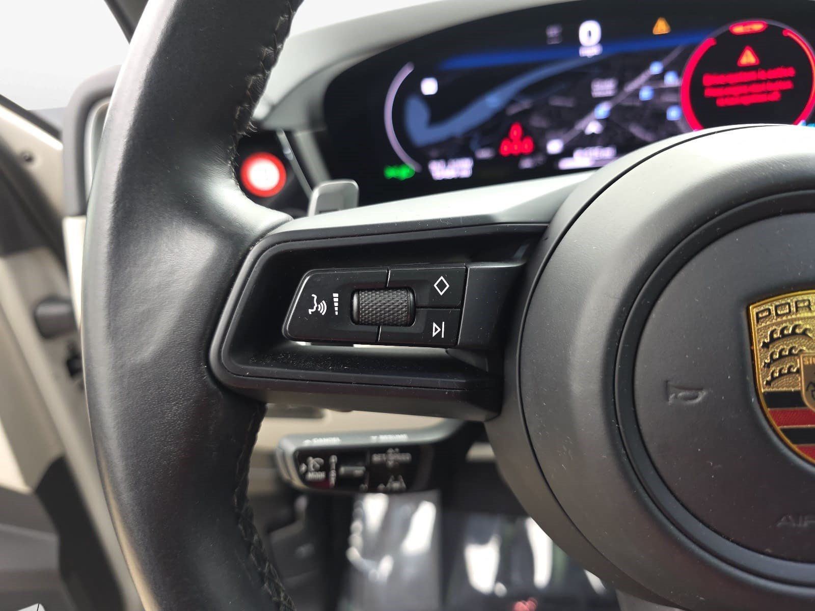 Used 2024 Porsche Cayenne AWD/4WD image 14