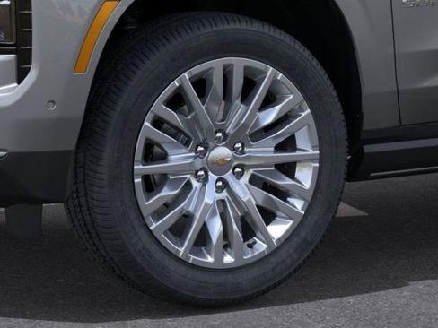 New 2026 Chevrolet Suburban Premier image 9