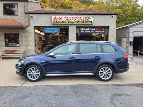 Used 2017 Volkswagen Golf Alltrack SE image 5