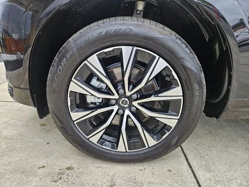 Certified 2025 Volvo XC60 B5 Plus AWD/4WD image 9