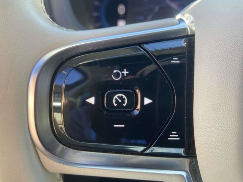 Certified 2023 Volvo XC60 B5 Plus w/ Climate Package image 23