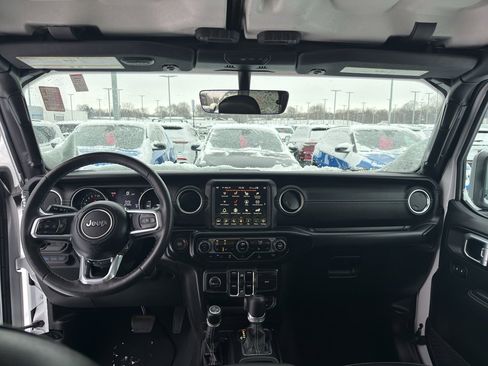 Used 2022 Jeep Wrangler Unlimited Sahara w/ Cold Weather Group image 29