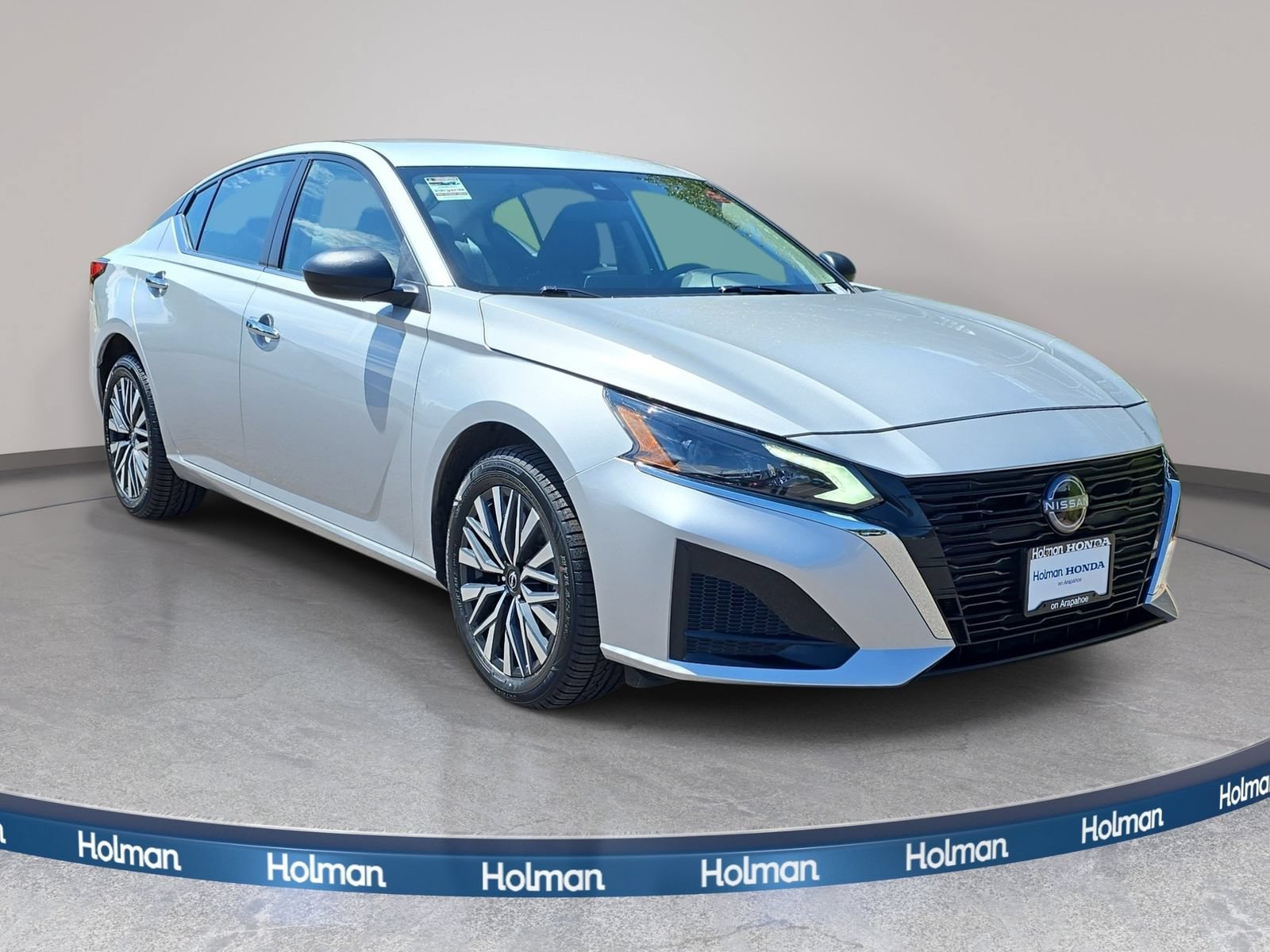 Used 2024 Nissan Altima 2.5 SV AWD/4WD image 4