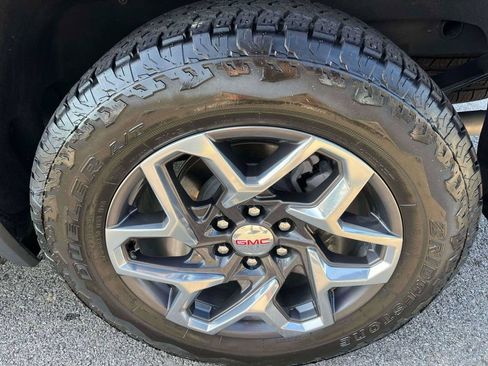 Used 2023 GMC Sierra 1500 SLT w/ SLT Premium Package AWD/4WD image 36