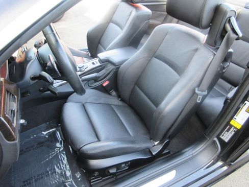 Used 2013 BMW 335i Convertible image 8
