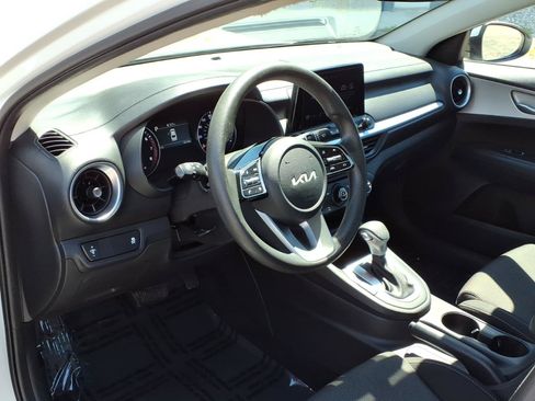 Used 2023 Kia Forte LXS FWD image 5
