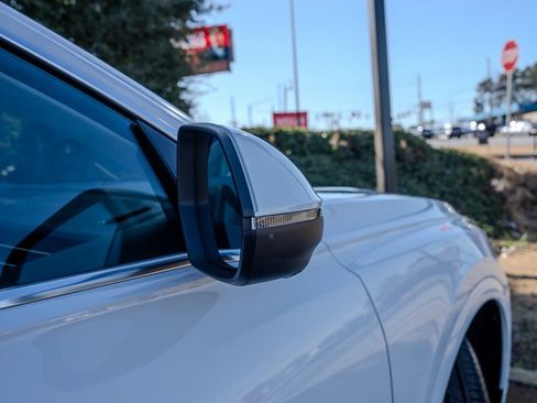 Used 2023 Audi Q8 Premium Plus image 30