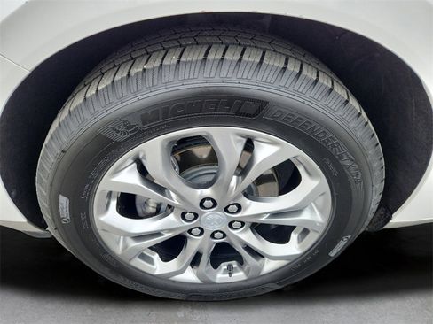 Used 2019 Buick Enclave Avenir w/ Avenir Technology Package image 18